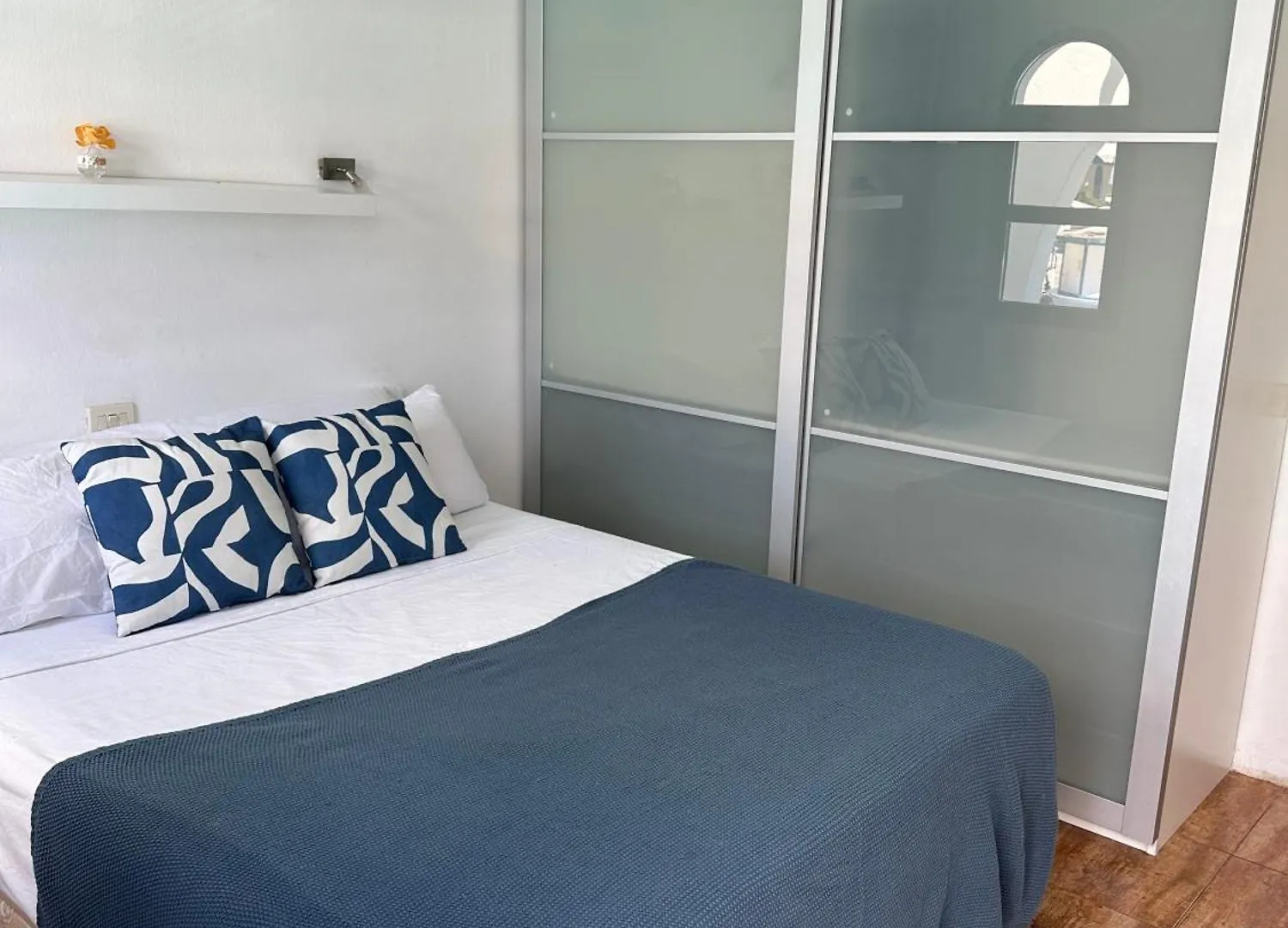 Delightful Bungalow Playmar: Comfort And Convenience In Maspalomas, Steps Away From Shopping Centers And Beaches Апартаменты
